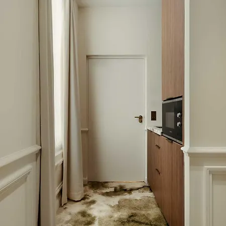 Leon Apartment *