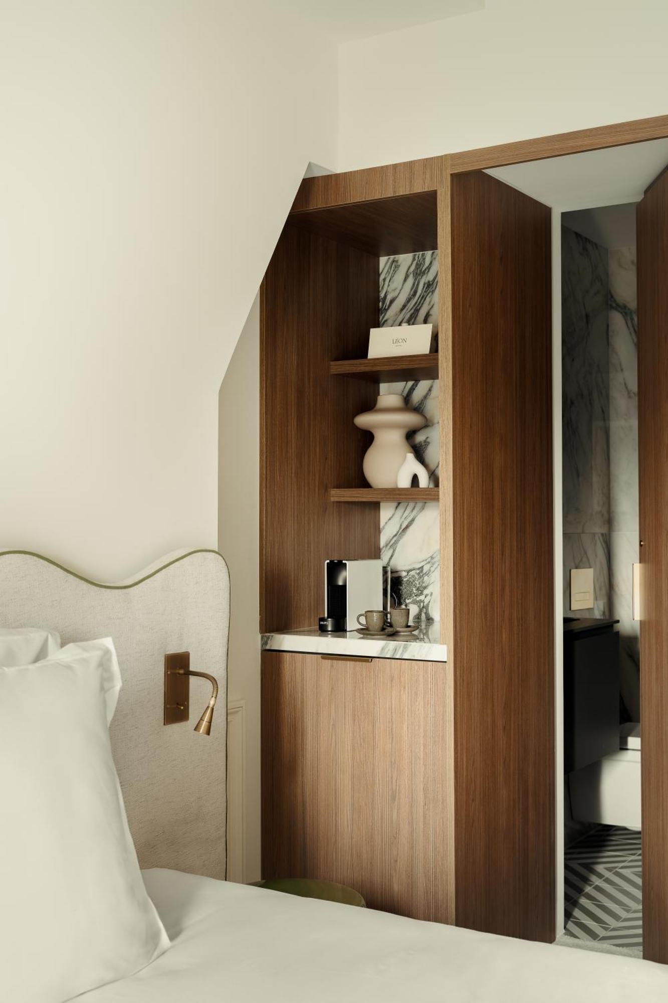 Apartment Leon Paris